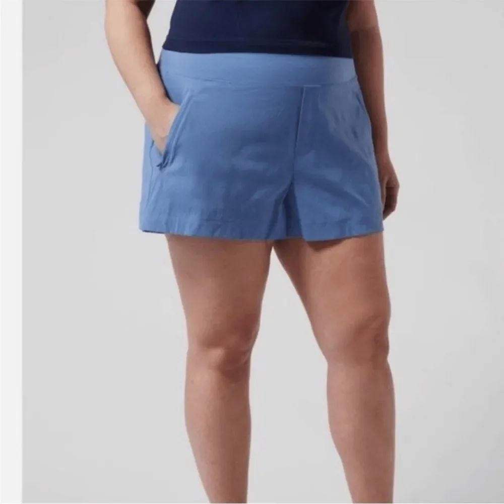 Athleta Trekkie North Blue Short Women Size 20